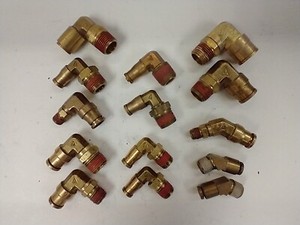 ASSORTED SIZE PUSH-TO-CONNECT TO NPT 90° AND 45° BRASS ELBOWS (LOT OF 14)