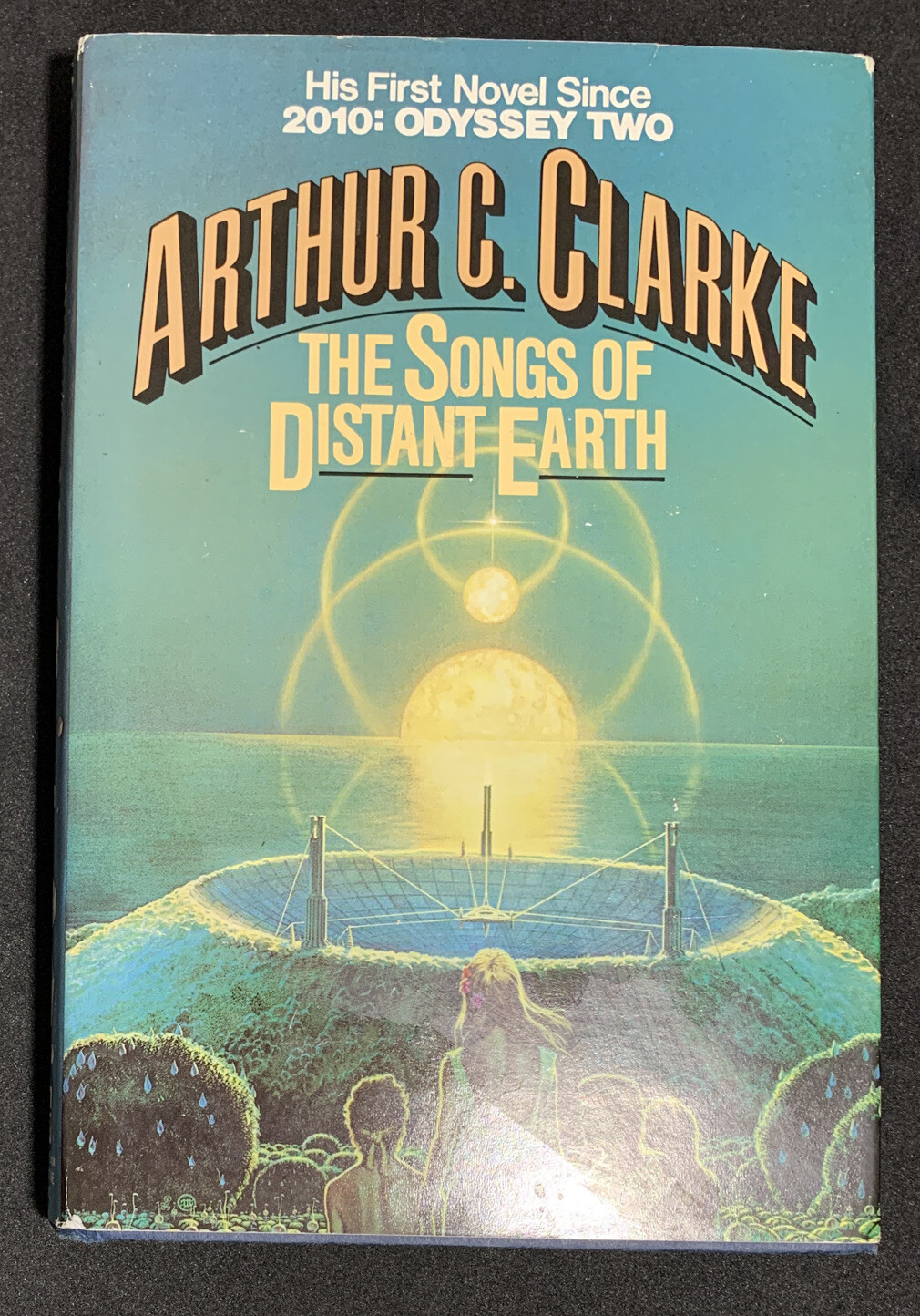 The Songs Of Distant Earth by Arthur C. Clarke (HCDJ) 1986 Del Rey (BCE)