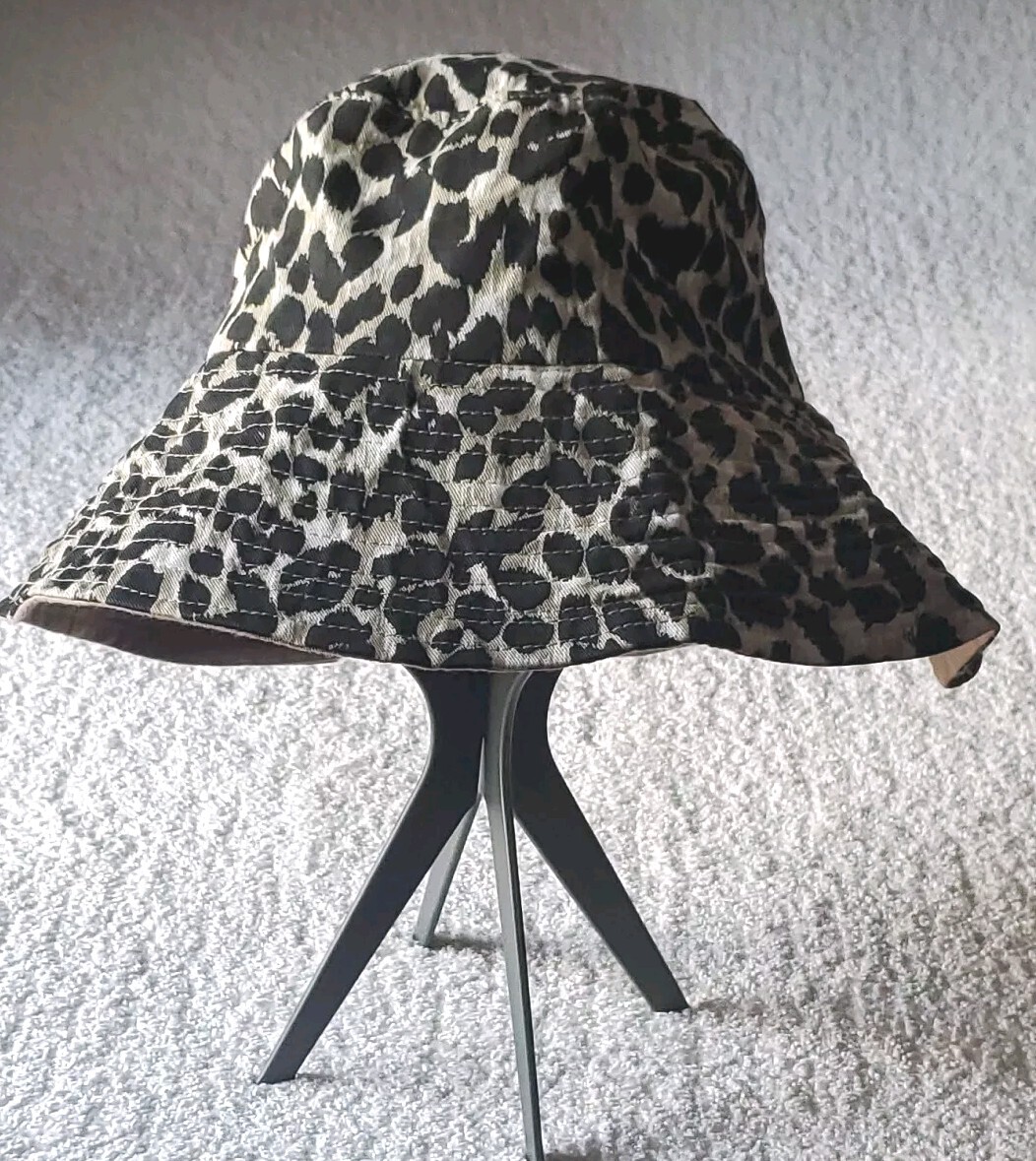 C Wonder Black Gray Leopard Cheetah Print Oversized Brim  display picture 1