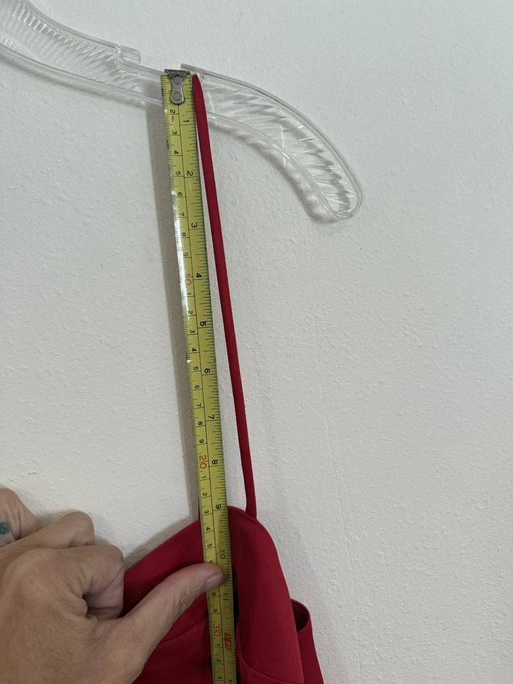 Maxi Vestido WAYF Rojo Satinado Sin Mangas Correa de Espagueti Vestido de Noche Talla S Foto 3 de 4