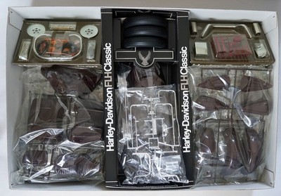 TAMIYA 1/6 Harley-Davidson FLH Classic with Sidecar #16018 *damage
