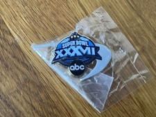 RARE BRAND NEW Official 2003 NFL Super Bowl XXXVII 37 abc TV  Sponsors Pin Badge