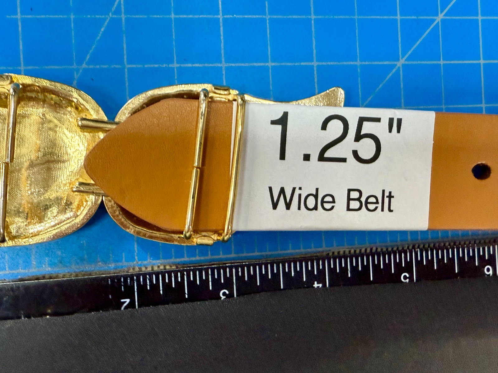 Detailed Double Leaf Interlocking Two Piece Vinta… - image 6