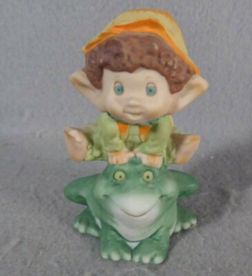 Fairy Pixie Elf Playing Leap Frog Lovelets Hallmark '' Love Makes Me Hoppy '' 1983