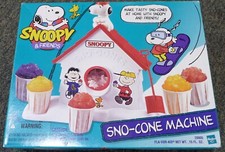 Vintage 1999 Hasbro Peanuts Snoopy Friends Sno-Cone Machine New Open Box