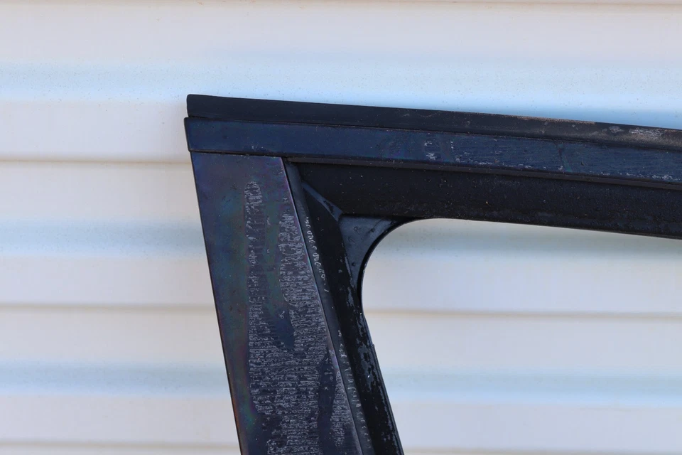 BMW M5 2006-2010 panel de carcasa de puerta del lado del pasajero delantero derecho blanco OEM Foto 2 de 4