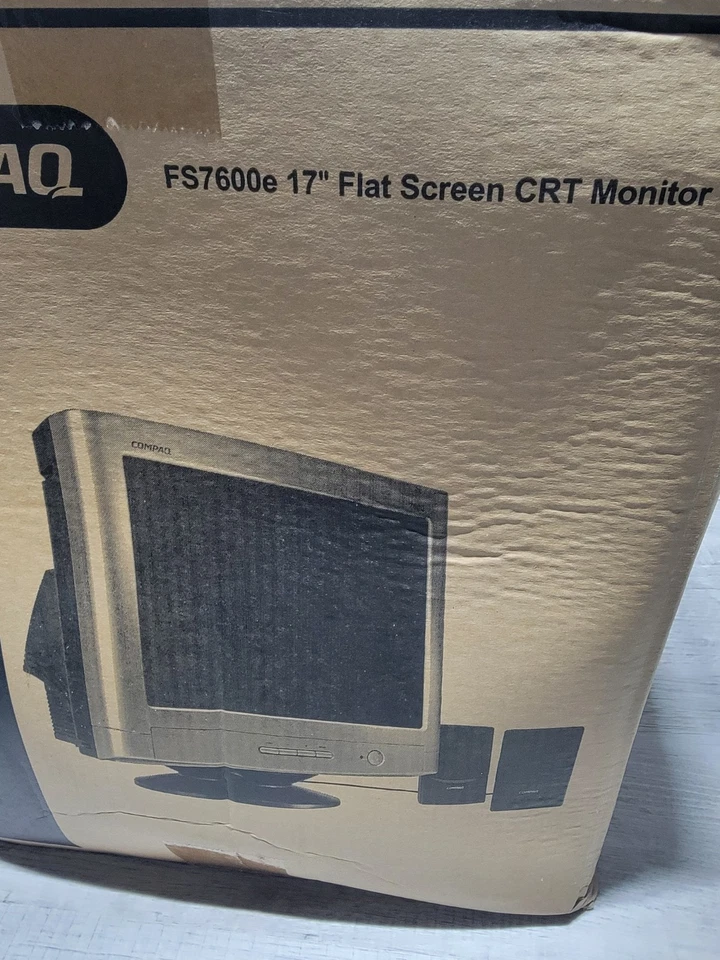 Compaq FS7600e 17” Flat Screen CRT TV Monitor Retro/Vintage Gaming SEALED/ NEW  - Image 4 of 4