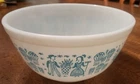 Vintage Pyrex Amish Butterprint #402 1 1/2, 1.5 qt Turquoise Whitw Mixing Bowl