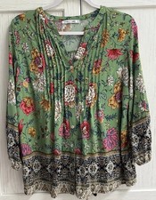 Figueroa  Flower Green Floral Boho Blouse Size Medium Pleated V-Neck