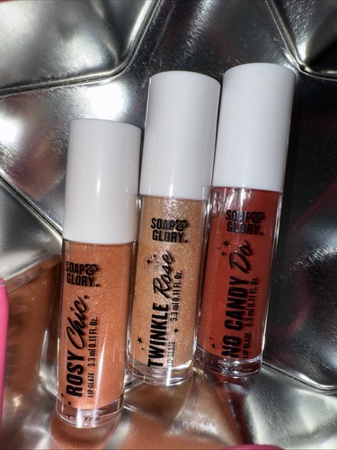 Soap & and Glory Glow A Kiss Lip Gloss Trio Gift Set | Limited Edition - Picture 4 of 5