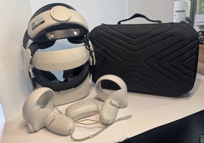 Meta quest 2 Headset BOBOVR Head strap With Controllers Carrying Case Used