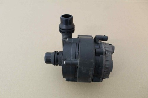 BMW 7er G11 G12 Wasserpumpe Zusatzwasserpumpe 0392024064 / 8638238