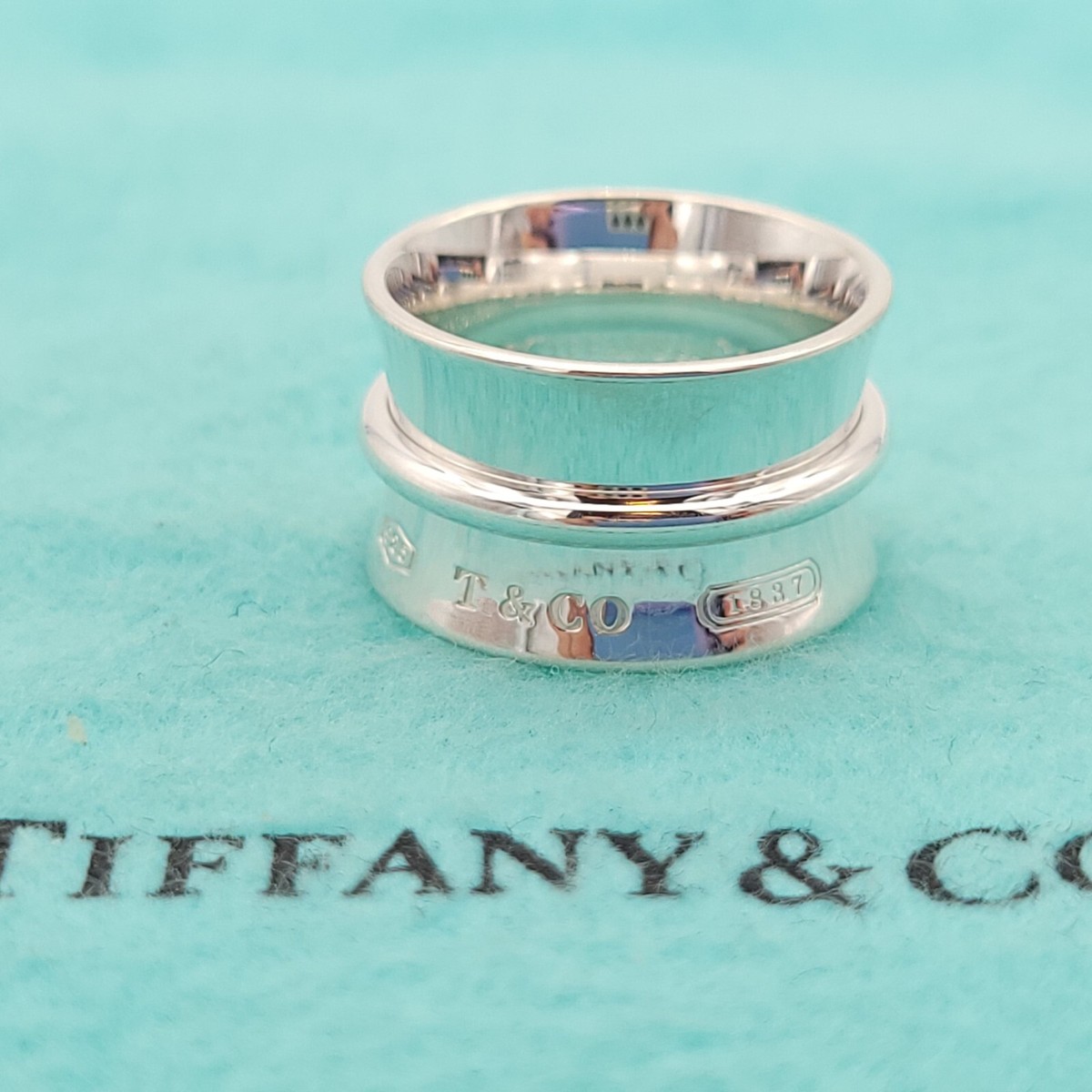 1837 Tiffany & Co. Sterling Silver Concave Belt Wide Band 1837 Tiffany & Co. Sterling Silver Concave Belt Wide Band