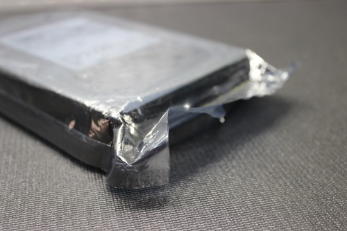 Hitachi 2TB W:0F10453 Hard Drive 3.5" SATA New Sealed - Afbeelding 4 van 10