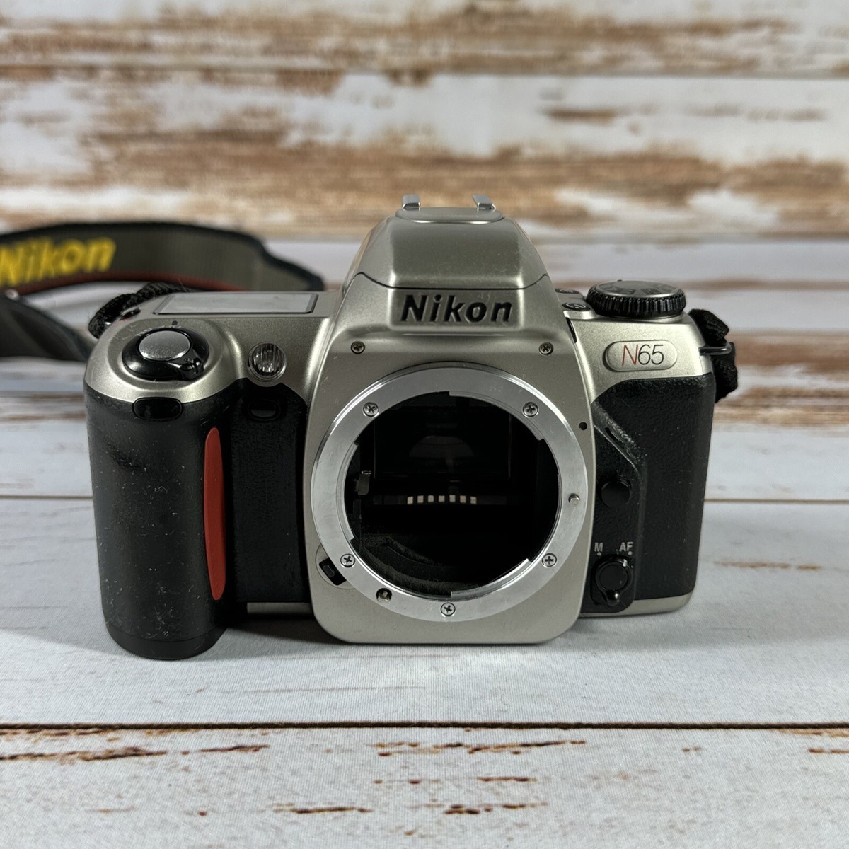 Photography Nikon N65 Camera Nikon N65 35mm SLR Film