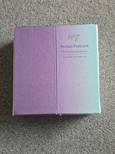 Boots No7 Perfect Pedicure Foot Smoothing System Gift Set