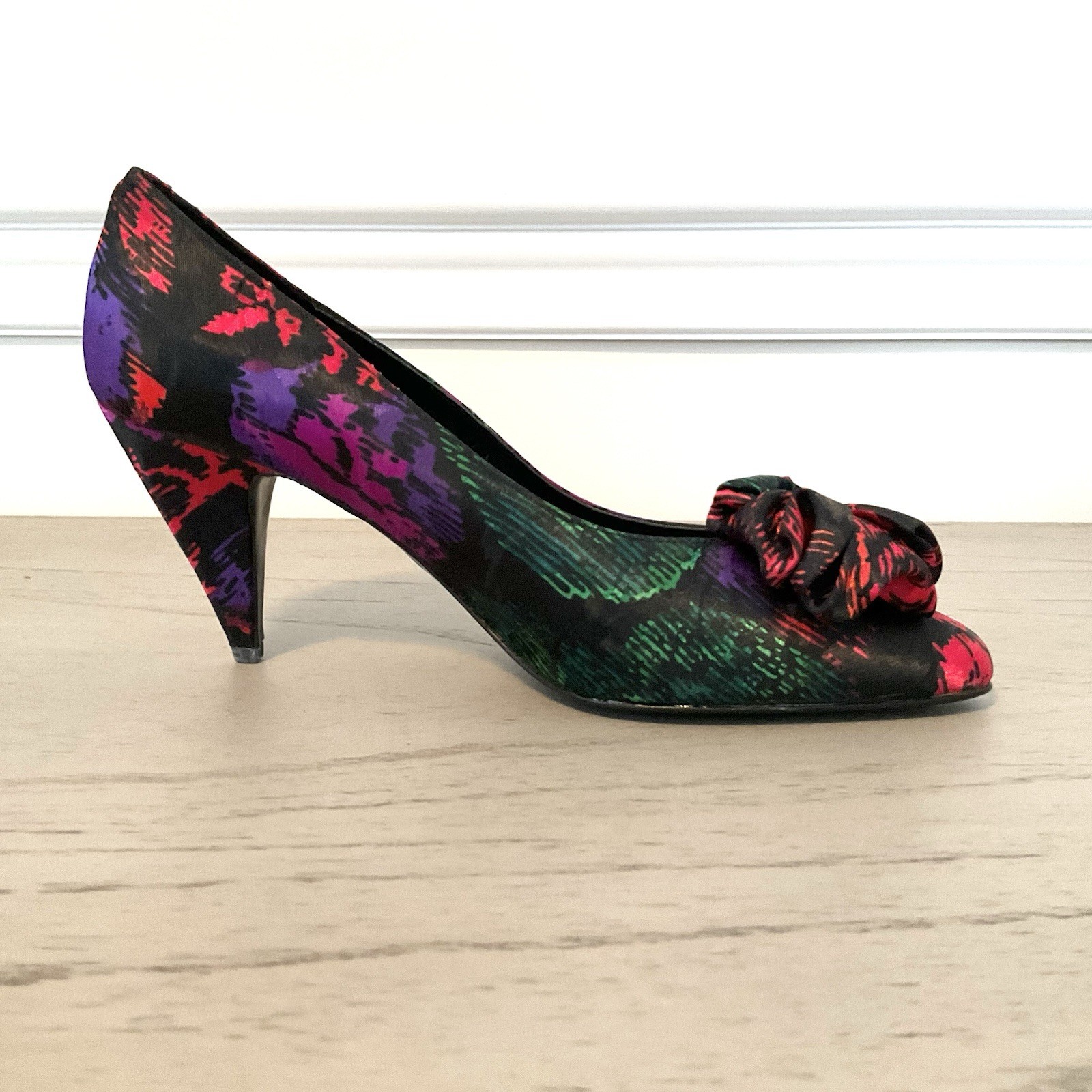 J. Renee Couture Collection Vibrant Abstract Print Pumps Heels Womens SZ 5.5
