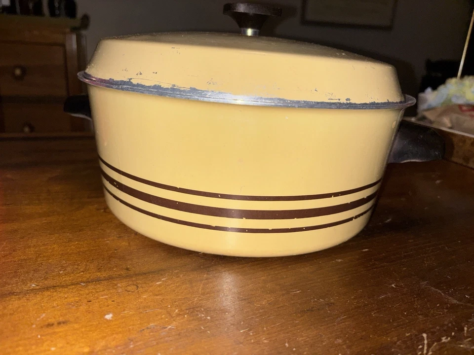 Vintage West Bend 5 Qt Dutch Oven Stock Pot Country Forge Aluminum Yellow Gold - Image 2 of 4