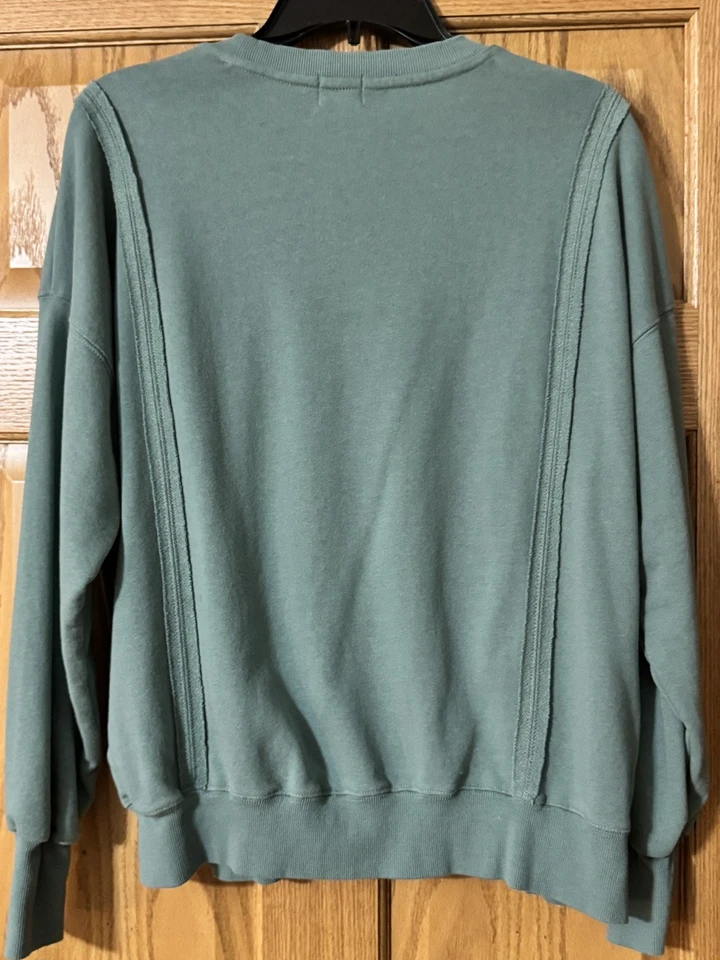 SUDADERA PARA MUJER BUCKLE RAW EDGE VERDE Talla PEQUEÑA usada una vez  Foto 2 de 3