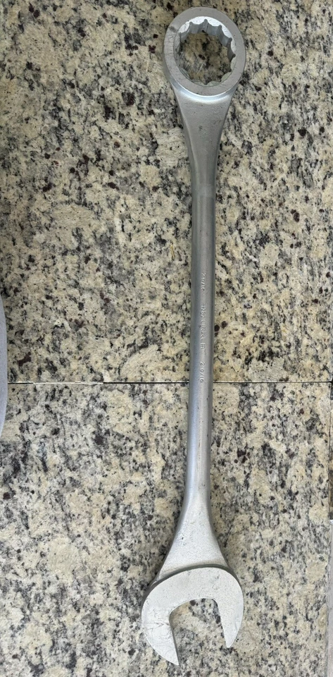 Llave combinada Urrea 1282 2-9/16" 12 puntos Jumbo Foto 2 de 4