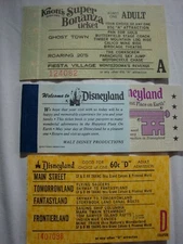 DISNEYLAND COMPLETE MAGIC KEY TICKETBOOK  & KNOTT'S BERRY FARM LOOSE TICKETS