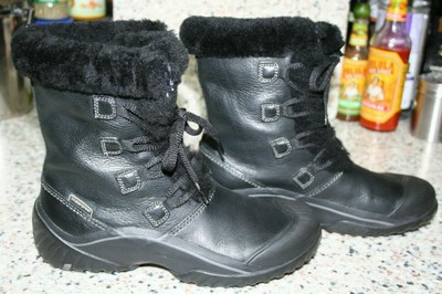 clarks boots waterproof