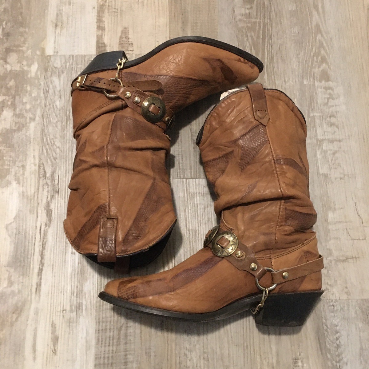 Dingo Women's Brown Leather Pointed Toe Cuban Heel Western Boot