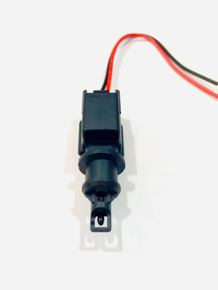 Conector de sensor de temperatura de carga de aire 4606487AB para 01-10 Chrysler Town and Country Foto 2 de 4