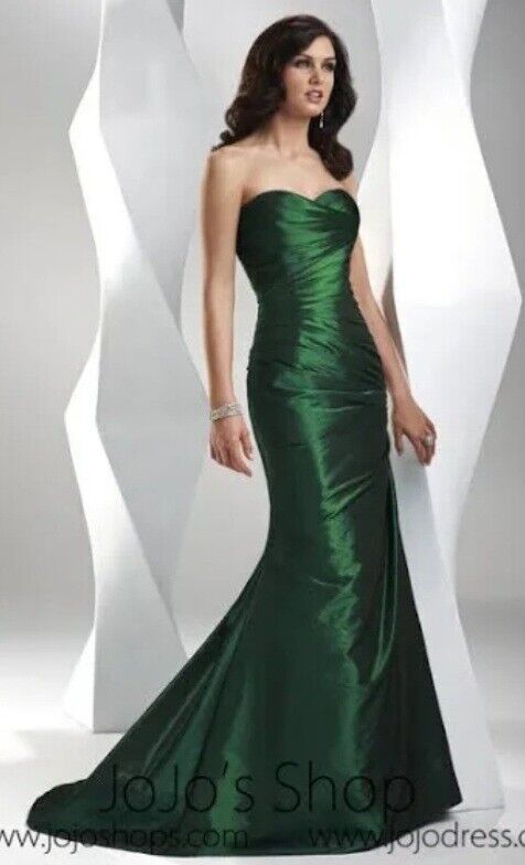 Maggie London Esmeral Green evening gown size 8 - image 1