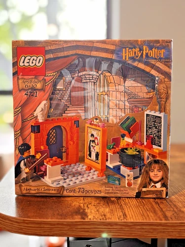 LEGO Harry Potter: 4721 Hogwarts Classrooms (1st Edition) Rare/Vintage 2001 NISB