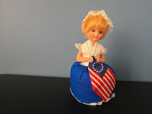 Vtg 1975 Betsy Ross Sewing Pin Cushion American Flag Lace Hong Kong flag USA EUC