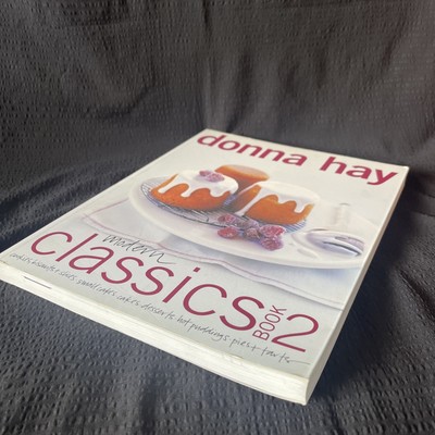 Modern Classics Book 2 Bk. 2 : Cookies, Biscuits and Slices, Small Cakes, Cakes,