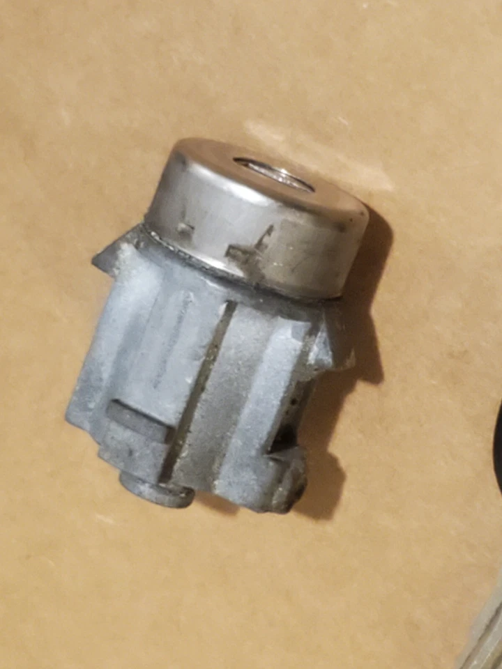 2006-2011 Cadillac STS Driver Door Lock & Key Plus Glove Box Latch Lock gray Foto 4 de 4