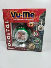 VU-ME DIGITAL PHOTO ORNAMENT DISPLAY UP TO 70 PHOTOS FULL 1.5" LCD SCREEN, GREEN