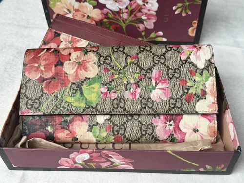 Portefeuille continental GUCCI GG Supreme monogramme fleurs avec étui beige multicolore