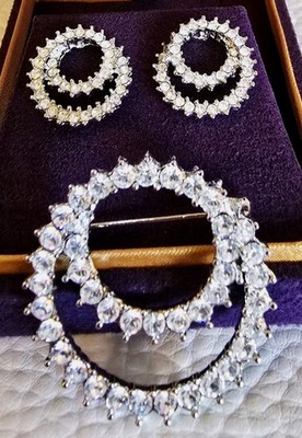 NINA RICCI  NR SPARKLING CRYSTALS CIRCLES OF LOVE PIERCED EARRINGS & BROOCH SET