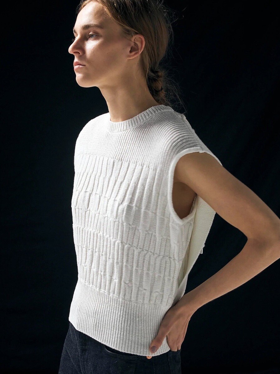 akiranaka ニット　白 AKIRANAKA Akira Naka Off White Cotton Dahilia Back Fringe