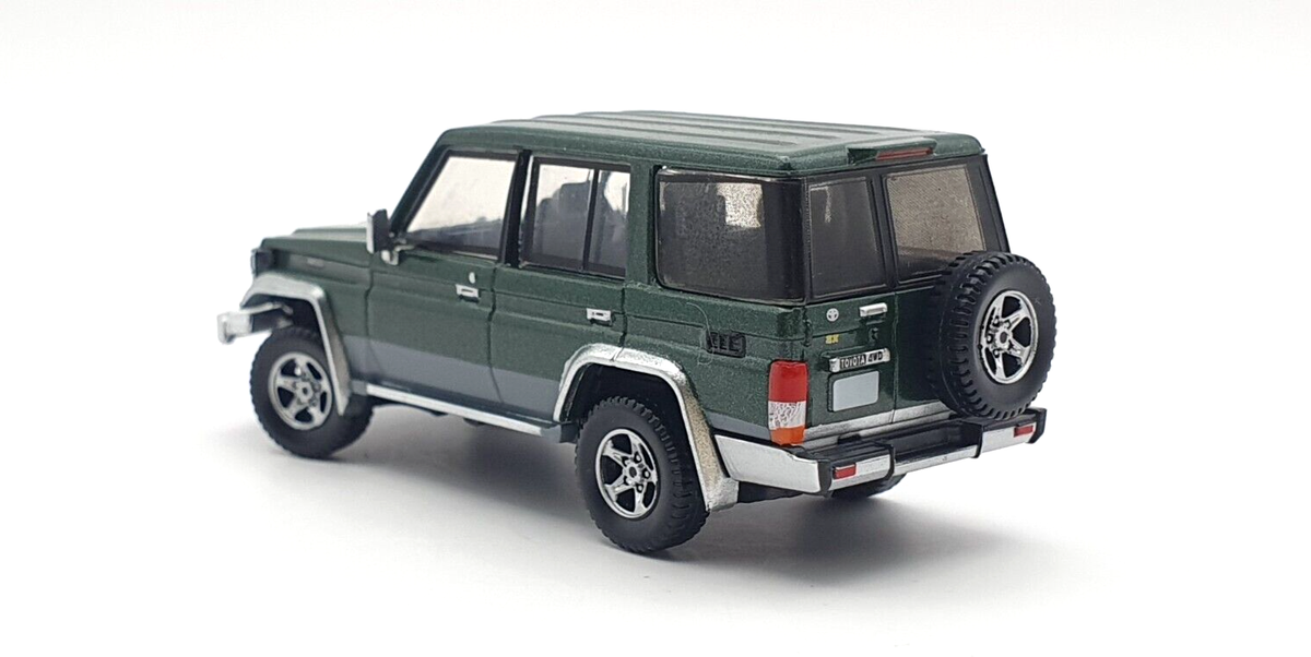 1/64 Toy's Cabin TOYOTA LAND CRUISER 70 GREEN JEEP 4x4 car model