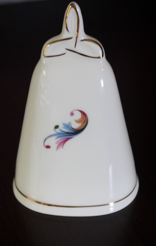 Danbury Mint Bell "Royal Tara" Fine Bone China Made in Galway, Ireland - Picture 3 of 6