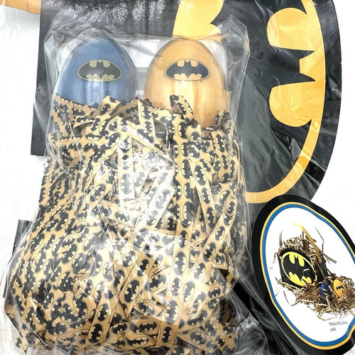 Batman Easter Basket Combo Kit Cardboard Foldable Basket 2 Eggs Logo Grass NEW - Picture 2 of 6