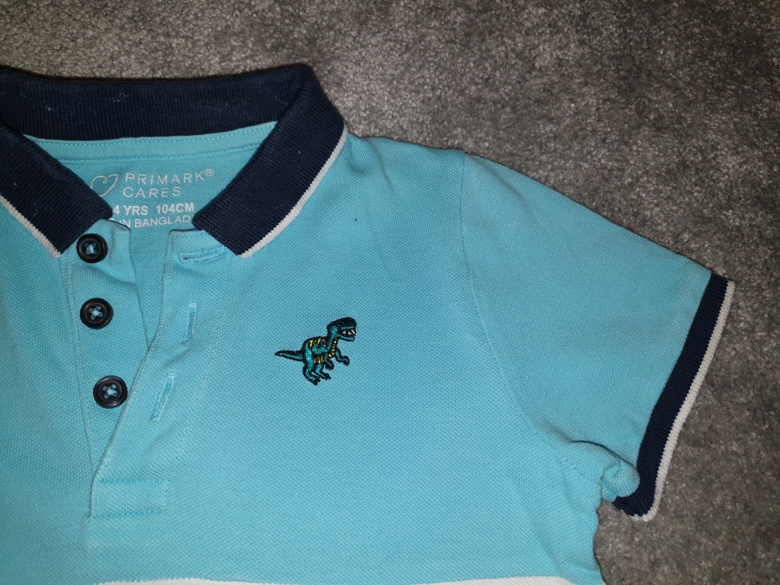 Primark Cyan/White Coloured Boys T-Shirt with dinosaur logo (3-4 years) image 4