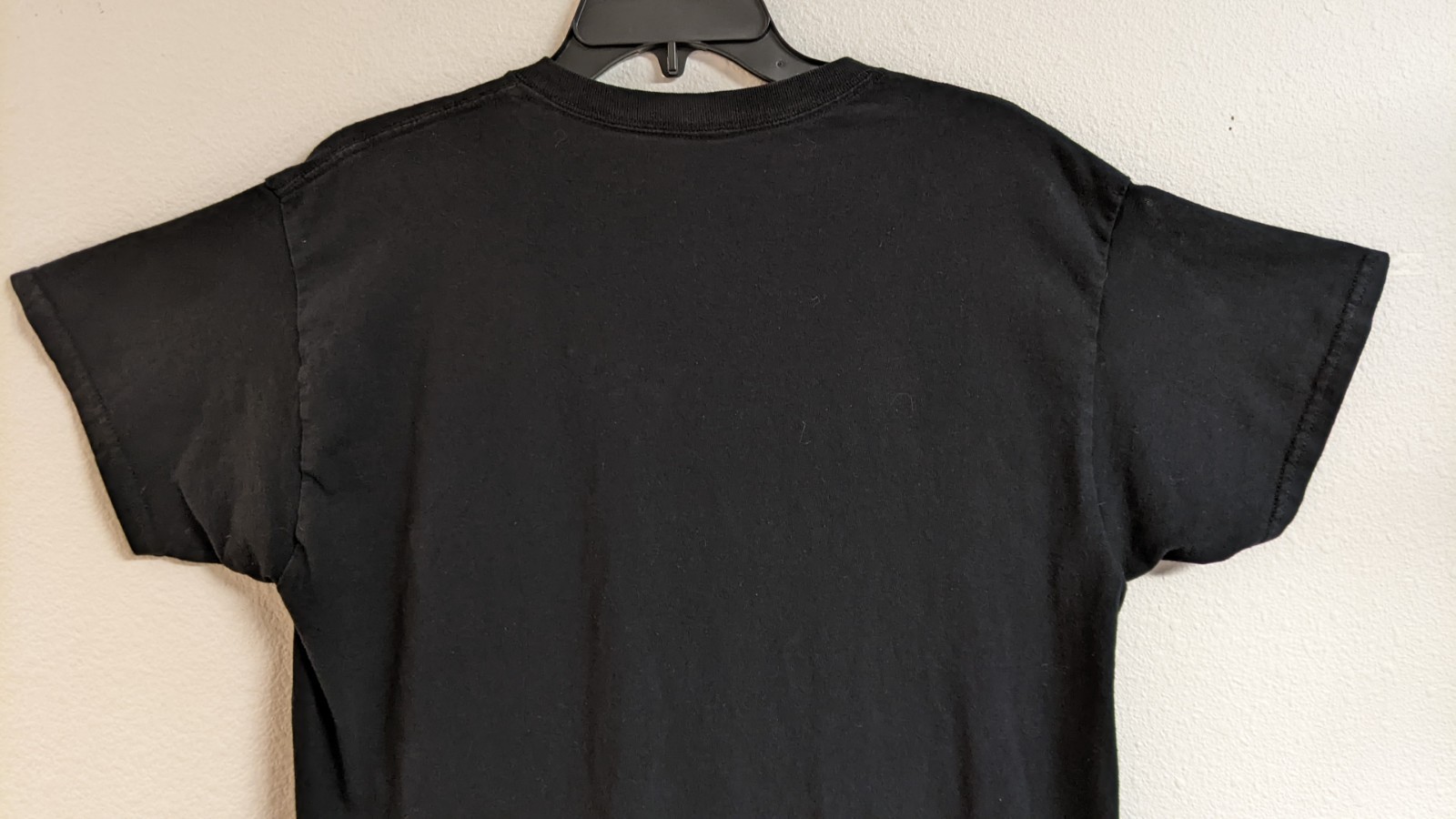 KURT COBAIN Black Graphic T-Shirt Converse Shoes Sunglasses Spencers Gifts LG thumbnail 5