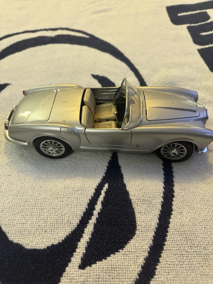 1955 LANCIA AURELIA B24 SPIDER SILVER 1:18 BBURAGO OPENING HOOD DOORS & TRUNK - Image 2 of 4