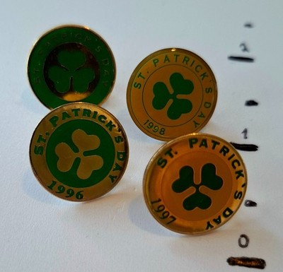 lot of 4 vintage 90s annual St. Patricks day Irish clover badge brooch pin