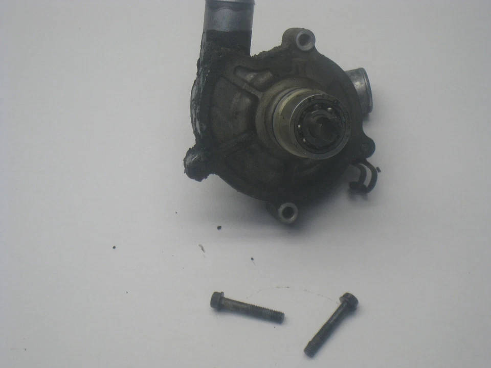 2004 SUZUKI GSXR1000 GSXR 1000 ДВИГАТЕЛЬ ОХЛАЖДАЮЩАЯ ЖИДКОСТЬ ОХЛАЖДАЮЩАЯ ЖИДКОСТЬ ВОДЯНОЙ НАСОС БЛОК - Изображение 2 из 3