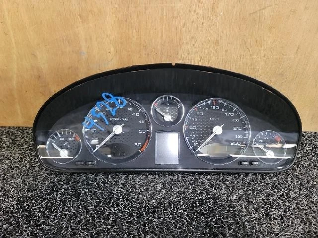 Painéis de instrumentos Peugeot 607 2007 - Imagem 4 de 4