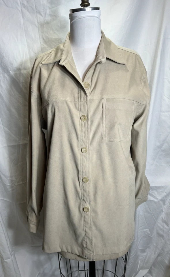 Classic Element manga larga abotonada bronceado ultra gamuza para mujer talla mediana”  Foto 2 de 4