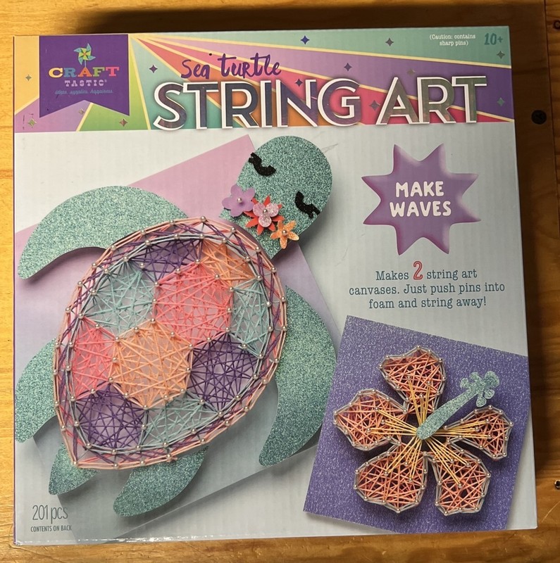CRAFT-TASTIC String Art - Sea Turtle makes 2 canvases (NEW)