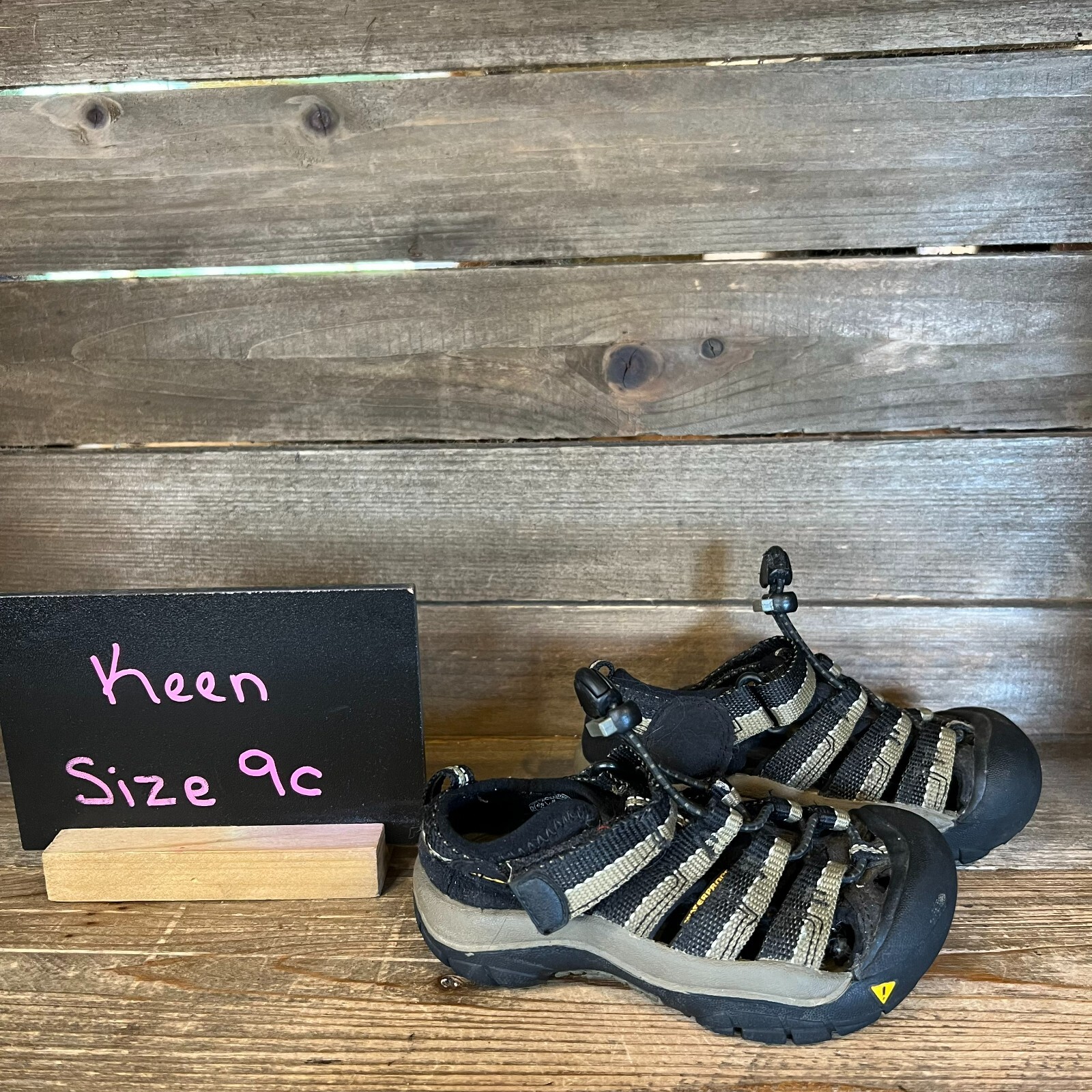 Sandali Keen Newport H2 per bambini neri acqua oliva scarpe outdoor taglia 9 C ottime condizioni