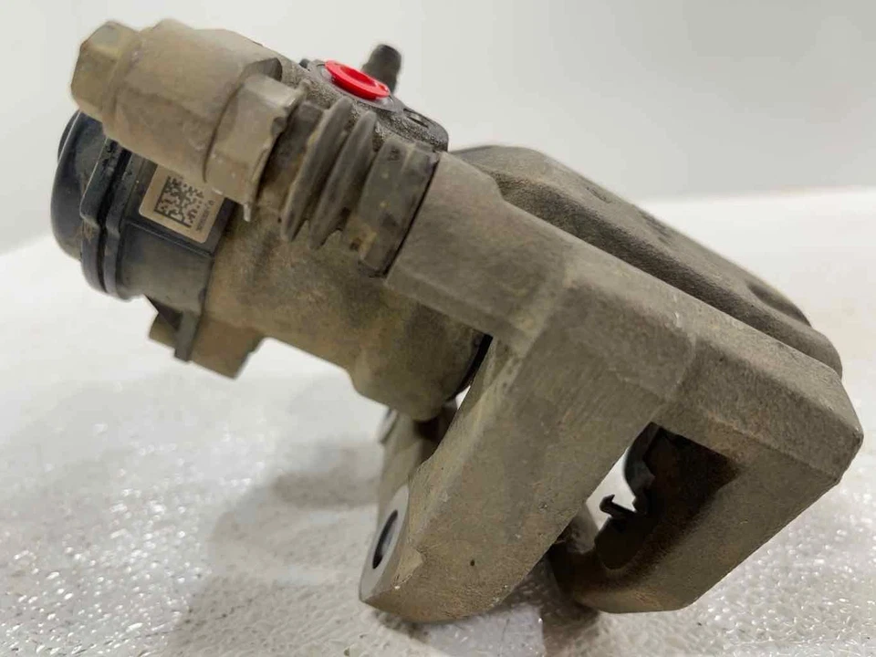 Pinza de freno trasera derecha para pasajero Honda Odyssey 2018-2024 usada OEM Foto 3 de 4